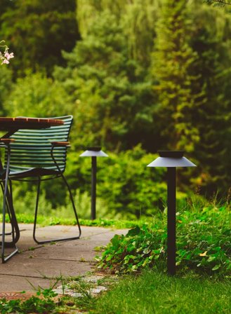 Justina solcelle utelampe pullert - sort