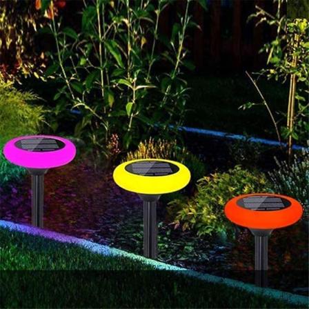 Utendørs Solcellebelysning for Hage og Plener - LED Landskapslys - RGB UFO