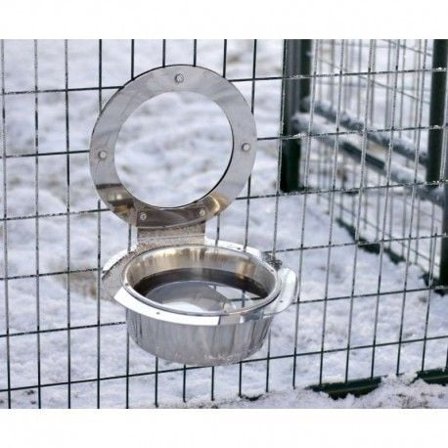 Jämpti heatable dog drinking cup for outdoor use