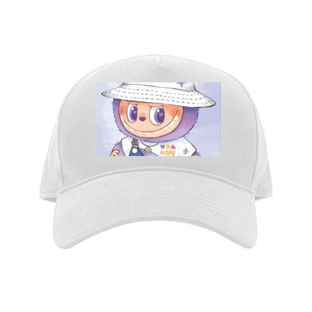 Kasket Animeret lilla kaninfigur med hat og seler, store øjne og legende børneillustration i mild pasteltone.