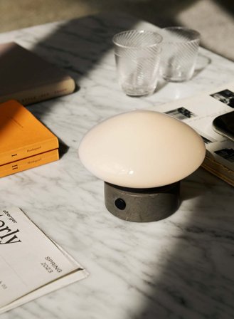 Mist AP21 oppladbar bordlampe - grigio caldo