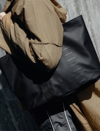 Db Journey Essential Tote 16L - Black - ONE SIZE