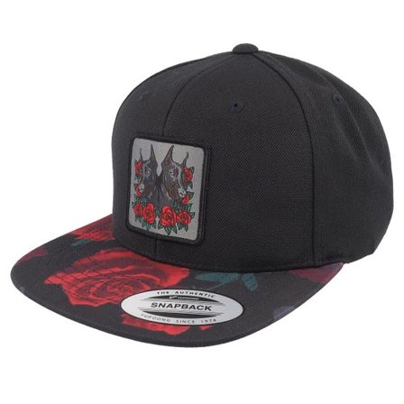 Iconic - Röd snapback Keps - Dobermann & Roses Black/Red Snapback @ Hatstore