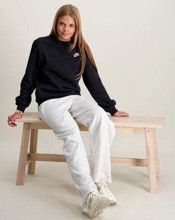 Nike K Nsw Club Flc Crew Ls Lbr Svart Genser Jente - Kids Brand Store