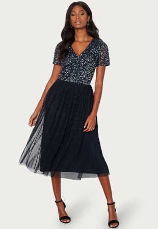 AngelEye Short Sleeve Sequin Embellished Midi Dress Klær