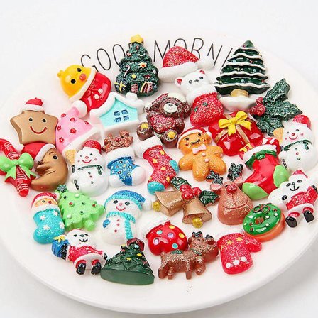 (assorterad modell)50 st Miniatyr jultillbehör Hartsklockor Julhattar Snögubbe Candy Cane Hantverk Charm Julberlocker