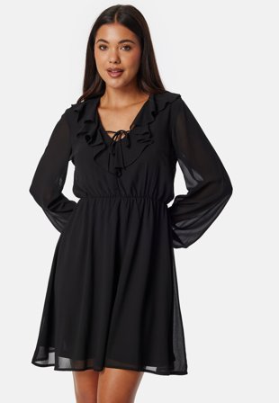 Bubbleroom - V-neck Short Frill Dress - Black - Kläder