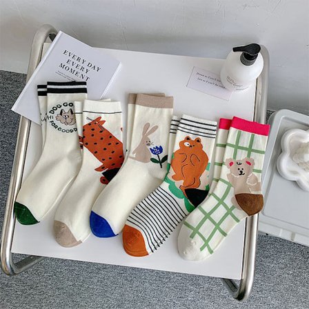 5 paria naisten sukkia, sarjakuvagraffiti, kawaii-kani, kissa, karhu, puuvillasukat, korealaista muotia, värikkäät sukat