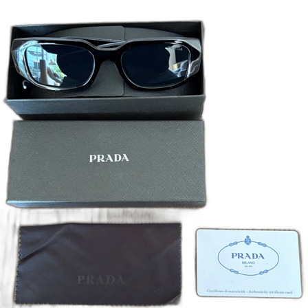 Svarta solglasögon från Prada (Okulary)