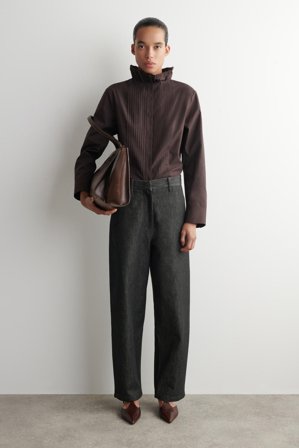 COS Bawełniana Bluzka Z Drobno Plisowaną Aplikacją in Brązowy