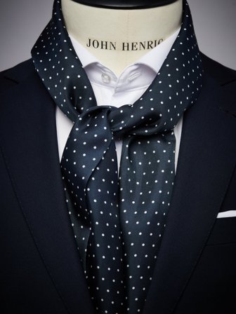 John Henric Men's Blauer Seidenschal mit Punkten Size Onesize