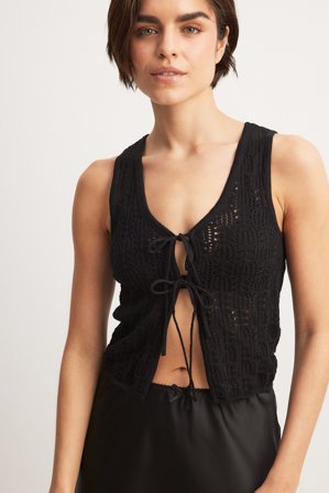 NA-KD Knitted Crochet Vest - Sommertøj - Sort - L