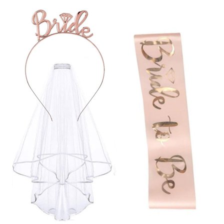 Morsian-olennainen vyö ja huntu, polttareiden tarvikkeita valkoisella tiaralla