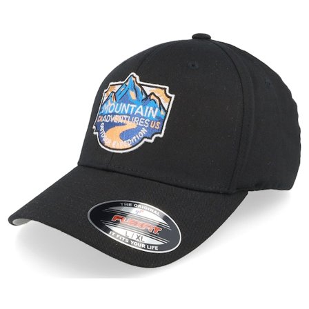 Wild Spirit - Svart flexfit Keps - Mountain Adventures Black Flexfit @ Hatstore