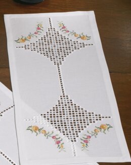 Broderikit Hardanger Blomster - Løber lille - Permin