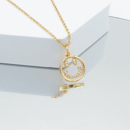 Guldpläterat smycke smiley olika modeller rolig kul glitter guld