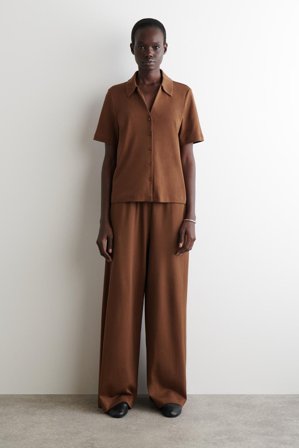 COS Femme Chemise Resort En Jersey De Coton in Marron