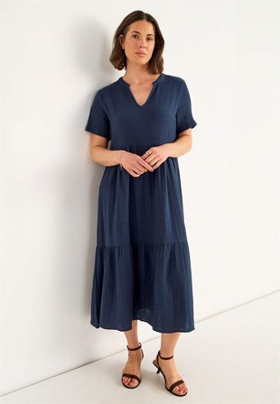 Cellbes of Sweden - Kjole i rynket bomuld i marine til damer i størrelse 54/56