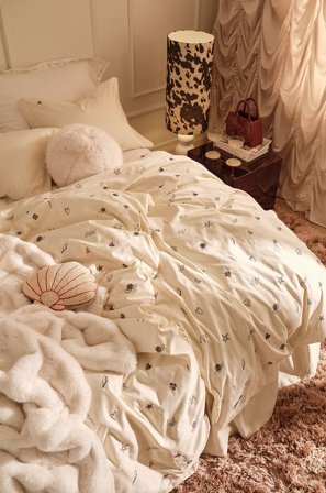 Staycation - Påslakanset Fancy Tattoo i satin 2 eller 3 delar - Vit - Påslakanset - 150X210 - Från Homeroom