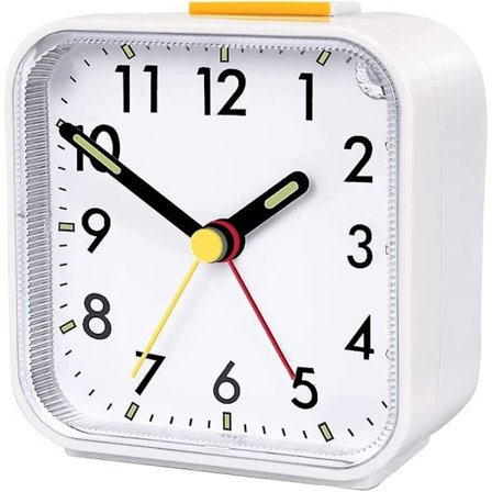 Tyst analog väckarklocka liten med nattljus snooze-funktion batteridriven väckarklocka