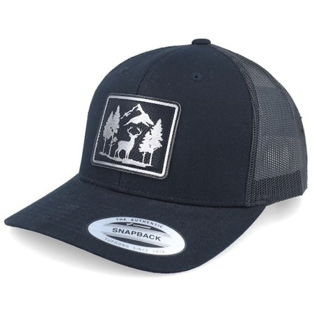 Wild Spirit - Svart trucker Caps - Mountain Deer Scenery Retro Black Trucker @ Hatstore