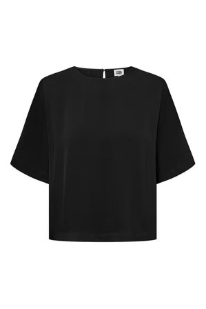 Leonie Satin Tee Black 38