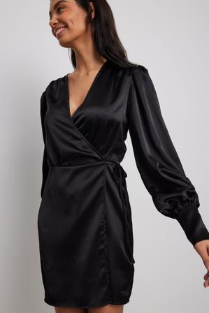 NA-KD Robe portefeuille courte en tissu satiné - Robes courtes - Noir - EU 38