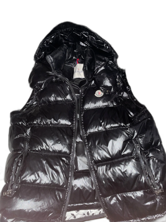 Svart dunväst från Moncler med huva