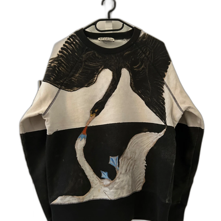 Acne studios Svart och vit sweatshirt med svanmotiv