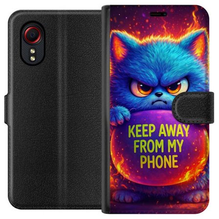 Yhteensopiva Lompakkokotelo Samsung Samsung Galaxy Xcover 5 Vihainen pörröinen sininen kissa, jossa teksti "Pidä loitolla puhelimestani" neonvärei
