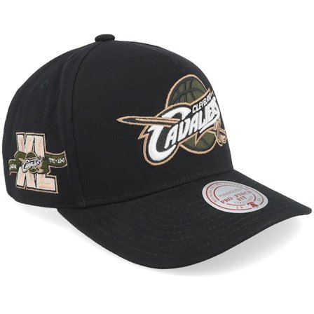 Mitchell & Ness - Negro adjustable Gorra - Hatstore Exclusive x Cleveland Cavaliers Pro Crown Black A-frame Adjustable @ Hatstore