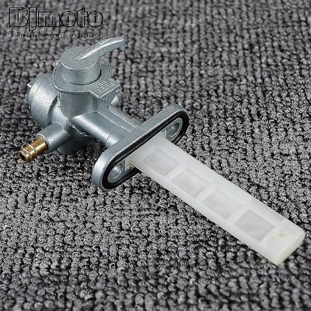 Bränslekran Gasventil Omkopplare Pump För Yamaha RD125 RD200 RD250 RD350 RD400 RD 350 250 200 400 4L0-24500-00 1A0-24500-02