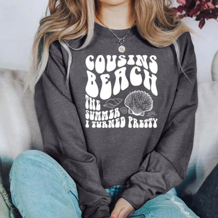 Cousins Beach Collegepaita Retro The Summer I Turned Pretty Cousins Beach Pohjois-Carolina Huppari Jeremiah Fisher Tv-sarja Collegepaita Dark Grey S