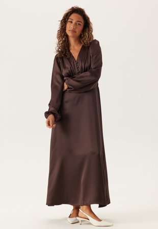 BUBBLEROOM-Satin V-neck Maxi Dress-36