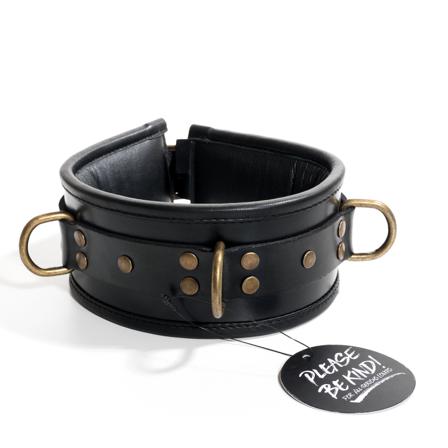 Leksak för bondage- & Fetish - Vadderat Halsband - Svart - Lek stygga bondagelekar med din älskare iklädd harness från vuxen.se