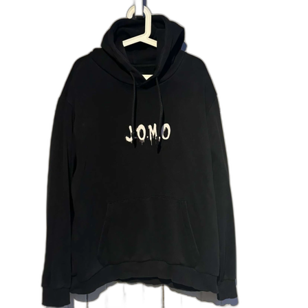 Svart hoodie