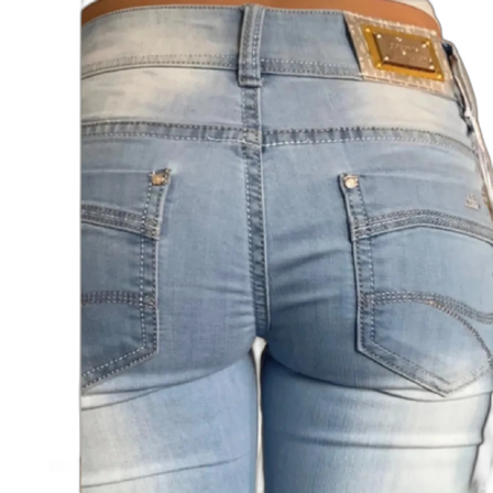 Ljusblå jeans med detaljer