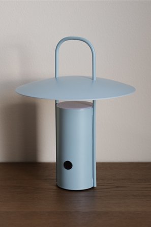 Jotex - VENNA bærbar bordlampe Blå farge - Kjøp Bordlamper hos Jotex