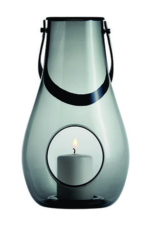 HOLMEGAARD LYKT MED HANK DESIGN WITH LIGHT SMOKE 29CM