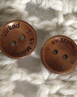 Träknapp Virkad av Mormor 15 mm mörkbrun