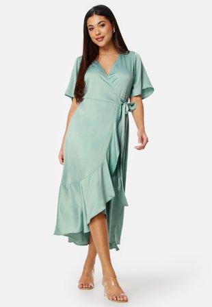 Bubbleroom Occasion - Frill Wrap Satin Midi Dress - Kläder Omlottklänning