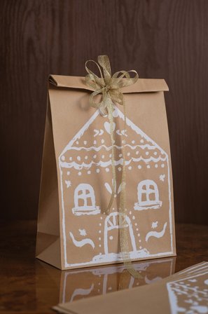 Jotex - Gavepose 5-pakning Brun/hvit - HOUSE - Kjøp Gavepapir & gavebånd hos Jotex