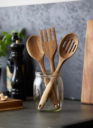 by Tareq Taylor Tarragon Gaffel Tre