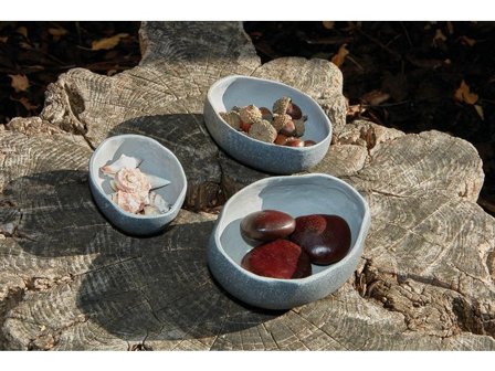 YELLOW DOOR Rustika skålar av sten 3/fp - Lyreco - Skola och förskola - Lekmaterial - Kök och matlek