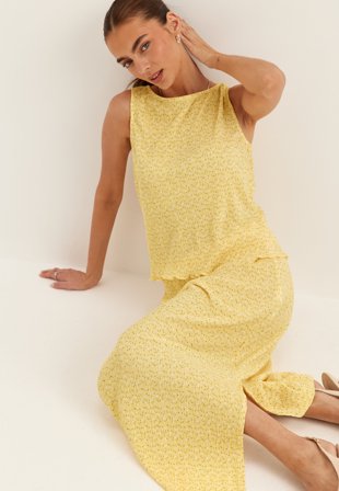 PIECES - Pcflora Sl Tank Top Jrs - French Vanilla AOP:Small white flower