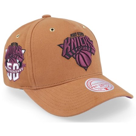 Mitchell & Ness - Marrón adjustable Gorra - Hatstore Exclusive x New York Knicks Trek 50th Anniversary Tan Adjustable @ Hatstore