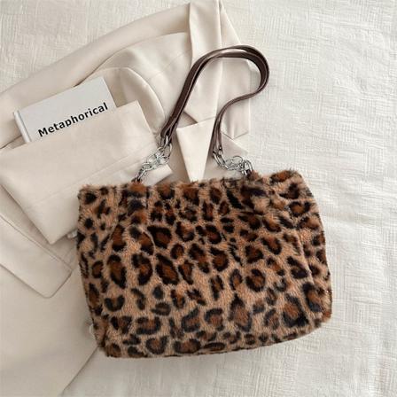 Enkel Stor Kapacitet Taske 2024 Ny Mode Leopard Print Plys Tote Taske Elegant Pels Enkelt Taske Kvinder' Tasken Brown