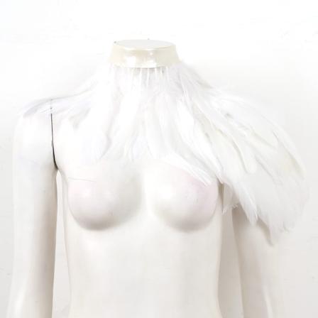 Aikuisten punk goottilainen viitta aito musta höyhenen kohautus olkapäiden huivi, yksi olkaviitta, siivet, kaulapanta juhliin Halloween-rave-asu White