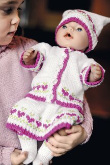 Strikkeoppskrift Dukkeklær - Knittingroom
