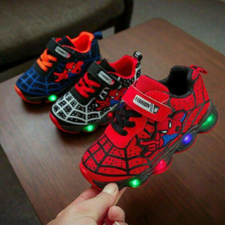 Spiderman LED-sneakers med blinkande ljus för barn 15cm